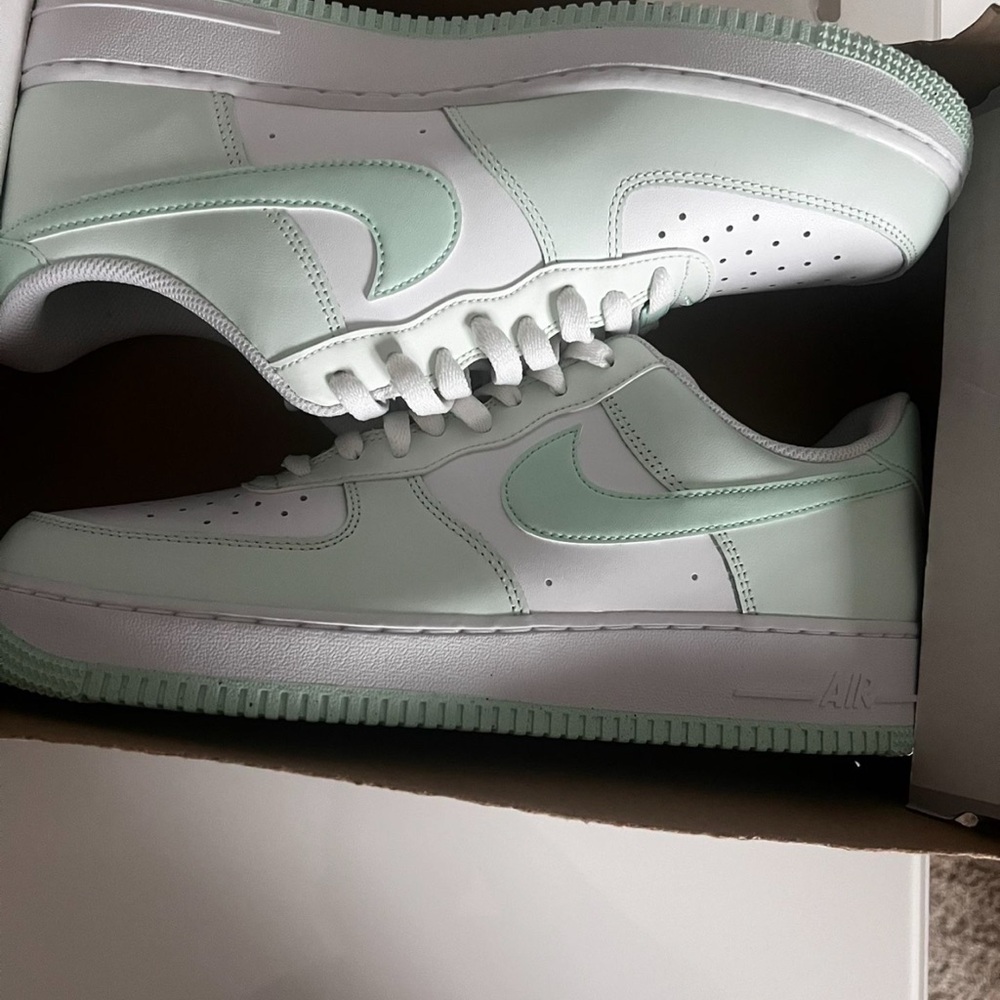 Nike Men's Light Green and White Sneakers